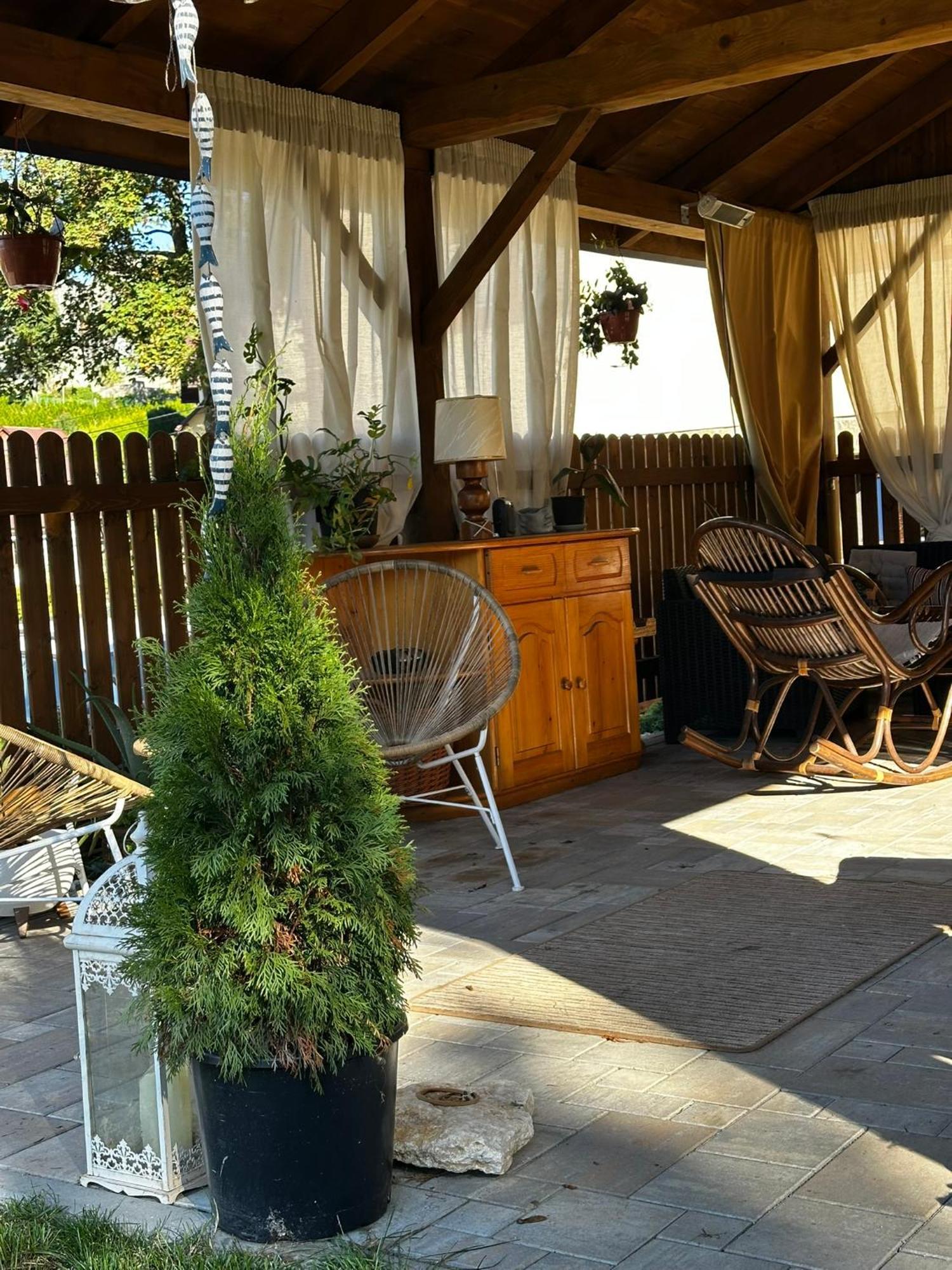 Gosciniec Stara Szkola Hotel Haluszowa Bagian luar foto