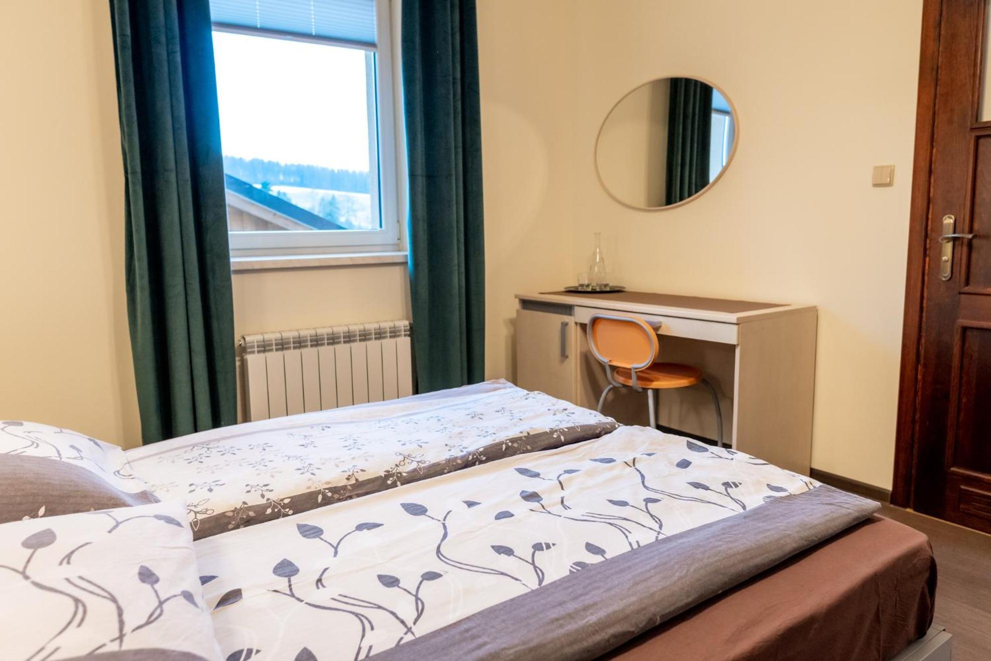 Gosciniec Stara Szkola Hotel Haluszowa Bagian luar foto