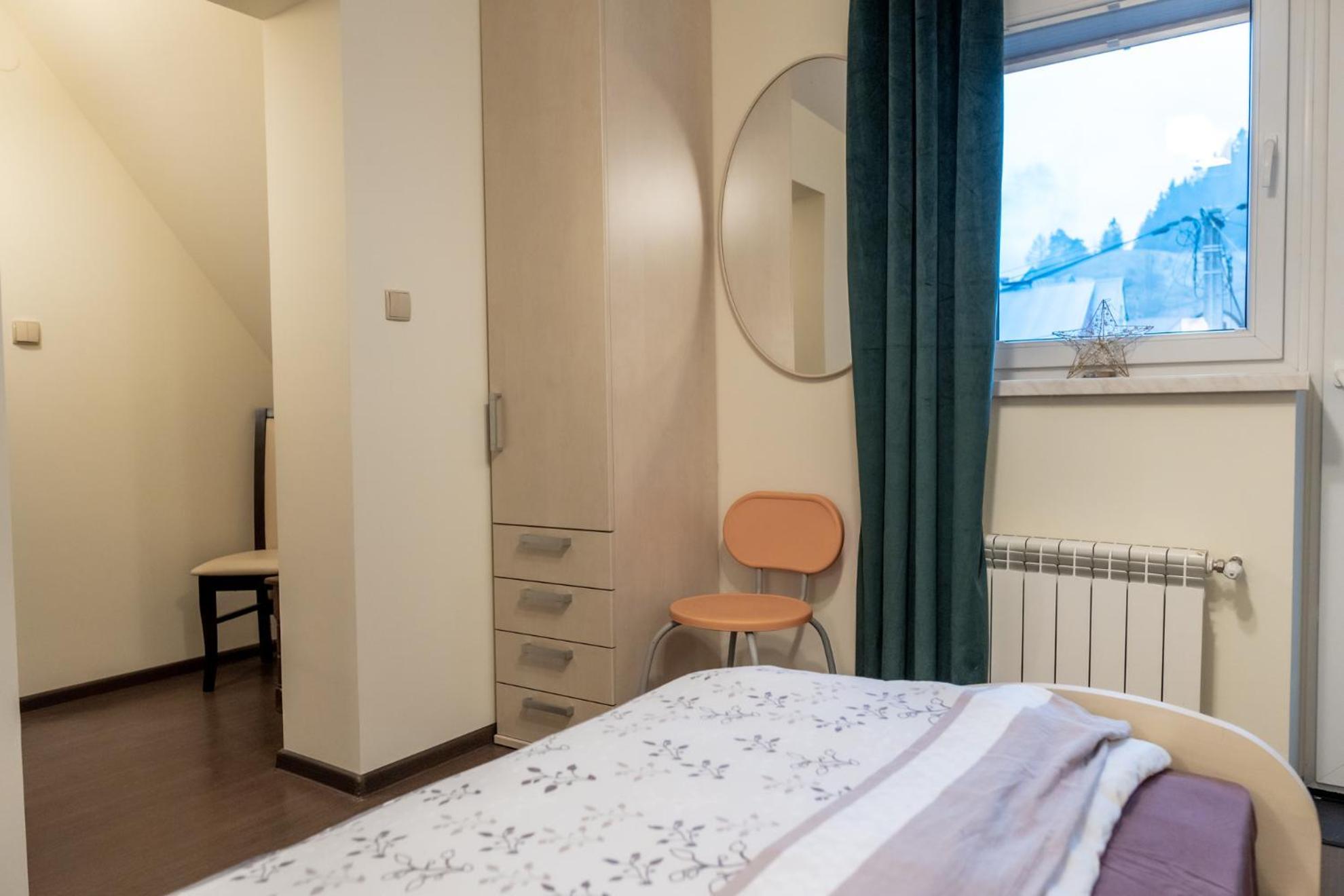 Gosciniec Stara Szkola Hotel Haluszowa Bagian luar foto