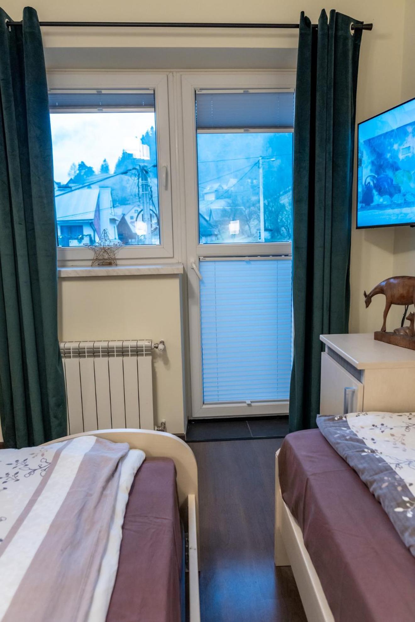 Gosciniec Stara Szkola Hotel Haluszowa Bagian luar foto
