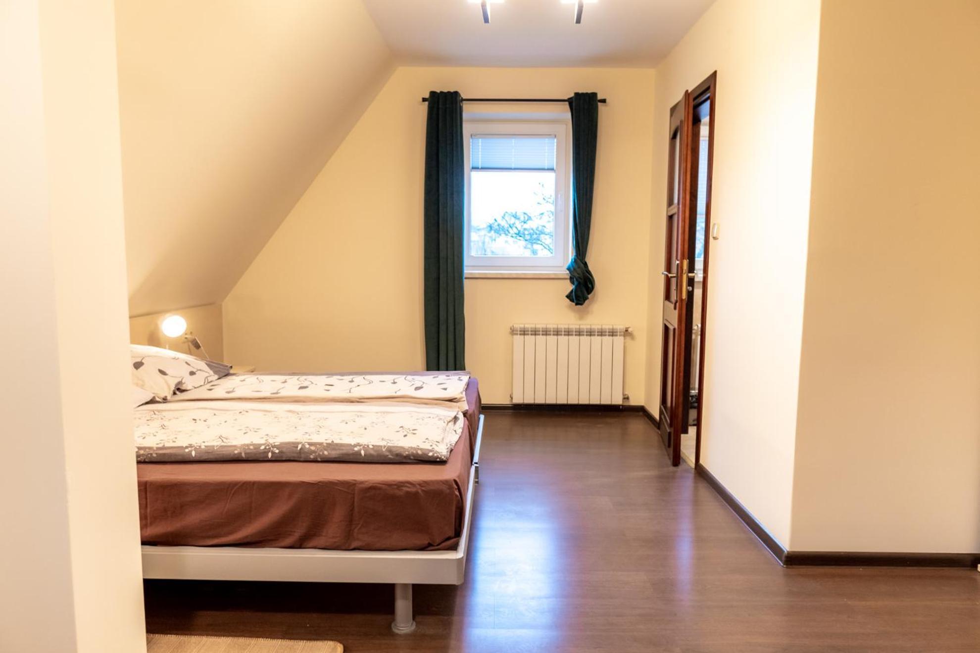 Gosciniec Stara Szkola Hotel Haluszowa Bagian luar foto