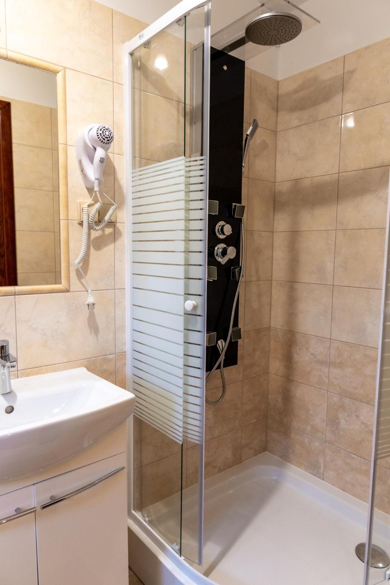 Gosciniec Stara Szkola Hotel Haluszowa Bagian luar foto
