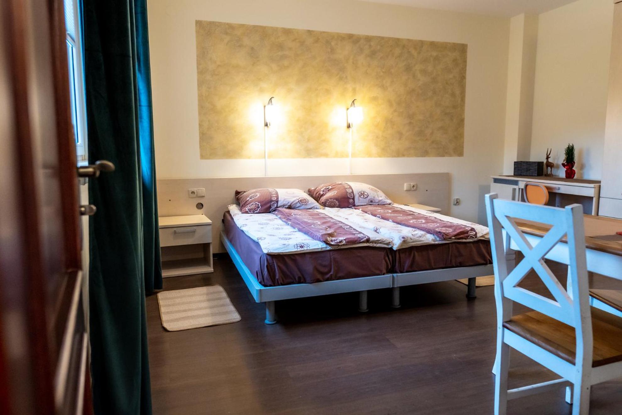 Gosciniec Stara Szkola Hotel Haluszowa Bagian luar foto
