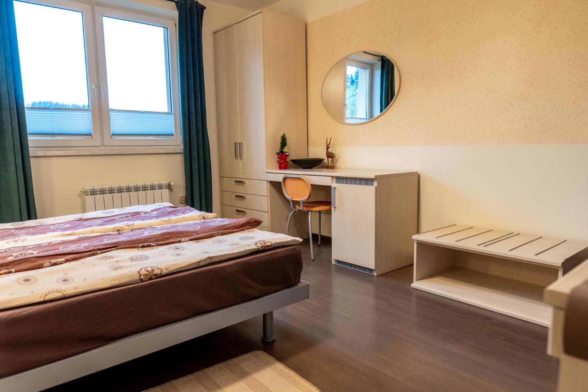 Gosciniec Stara Szkola Hotel Haluszowa Bagian luar foto