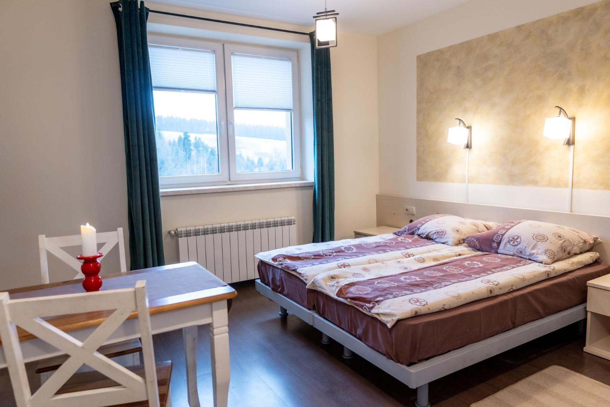 Gosciniec Stara Szkola Hotel Haluszowa Bagian luar foto