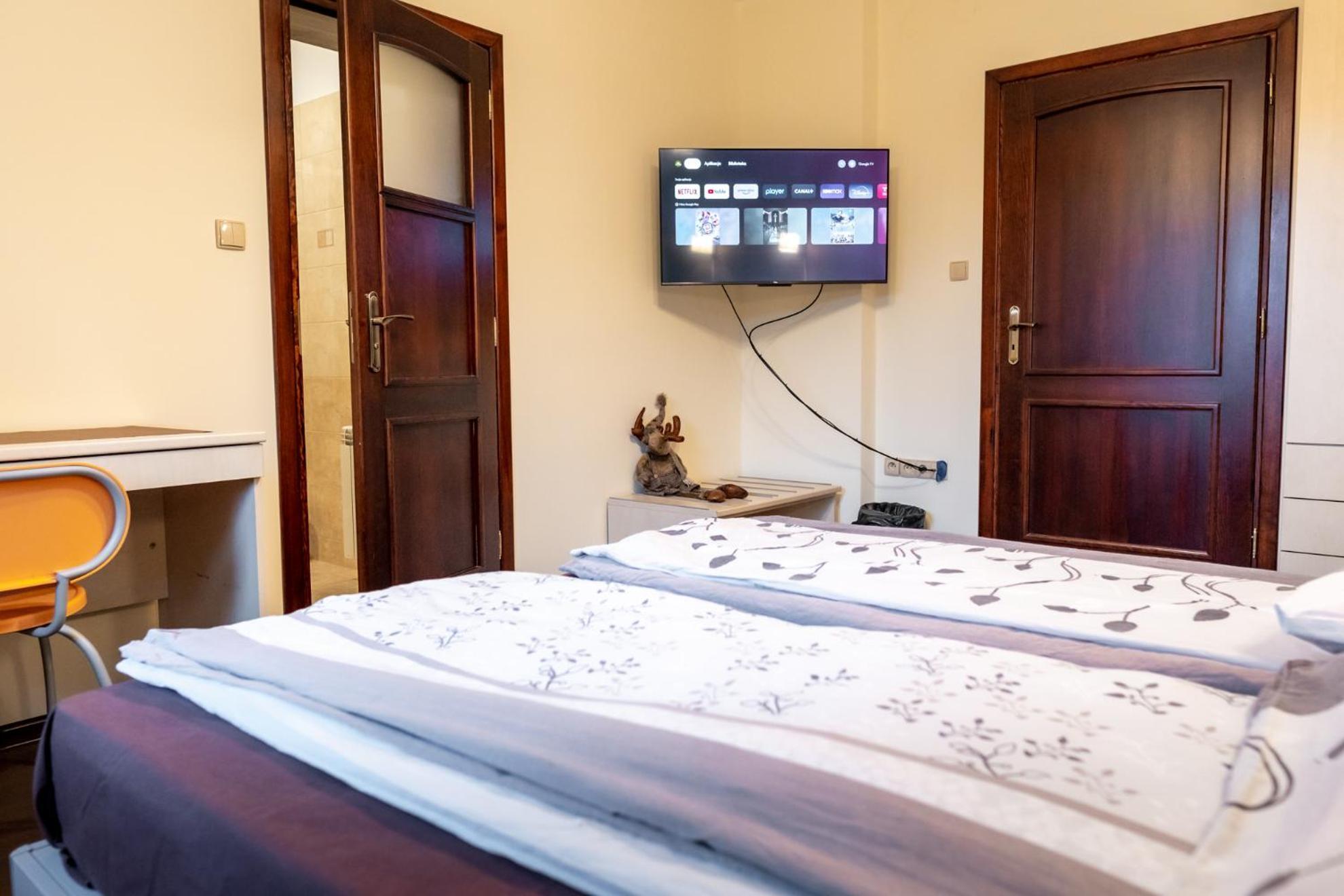 Gosciniec Stara Szkola Hotel Haluszowa Bagian luar foto