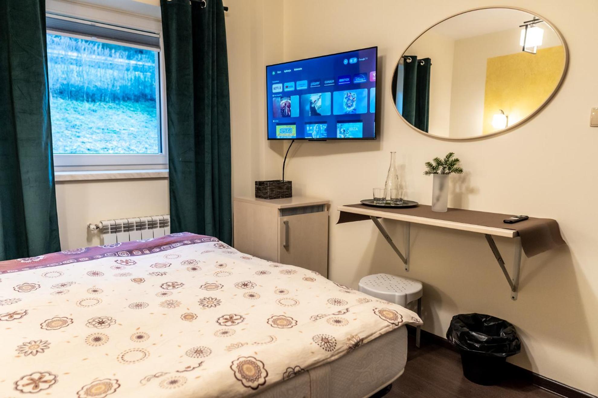 Gosciniec Stara Szkola Hotel Haluszowa Bagian luar foto