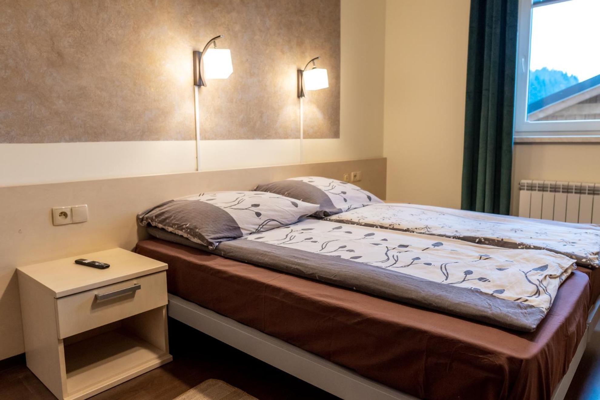 Gosciniec Stara Szkola Hotel Haluszowa Bagian luar foto